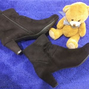 Aerosoles HeelRest Black Suede Ankle Boots